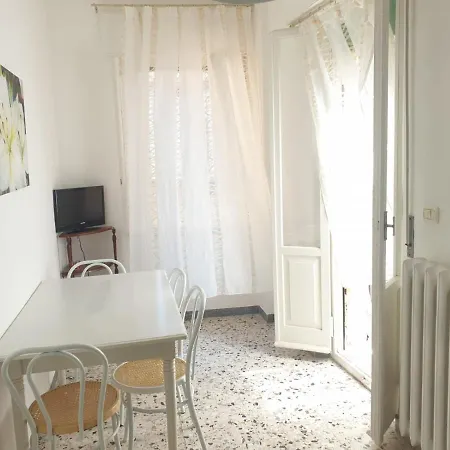 Apartment Senzatesta 2 *
